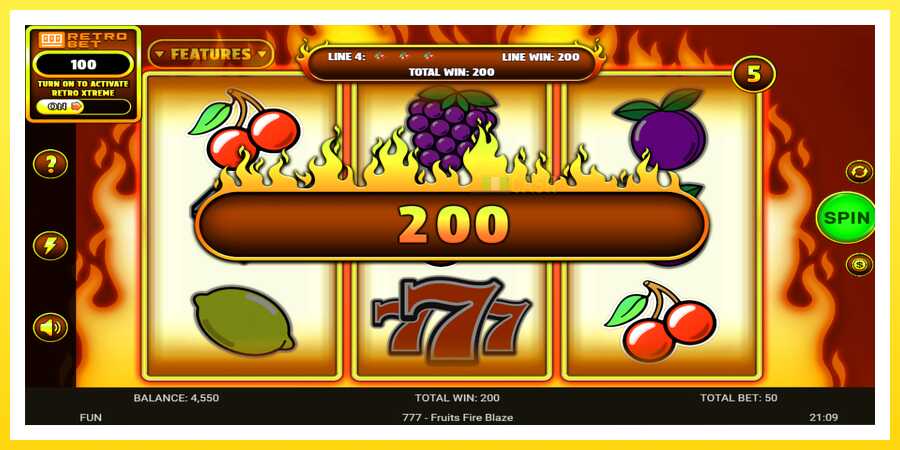 படம் 3 விளையாட்டு இயந்திரம் 777 - Fruits Fire Blaze